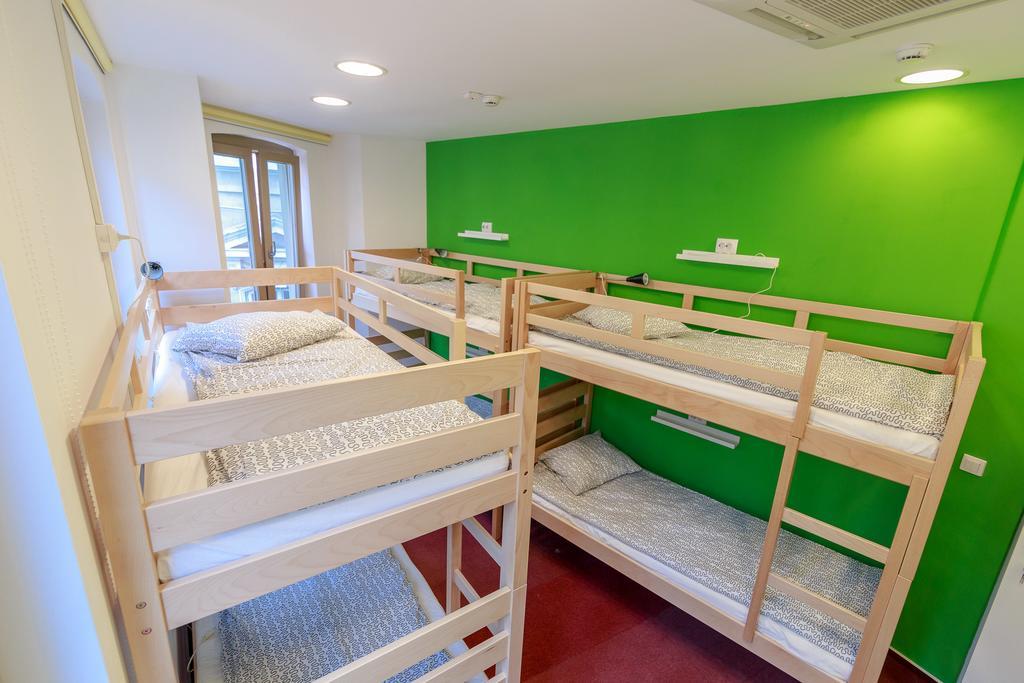 Pura Vida Sky Bar & Hostel Bucureşti Cameră foto
