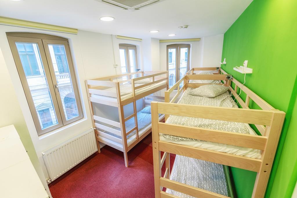 Pura Vida Sky Bar & Hostel Bucureşti Cameră foto