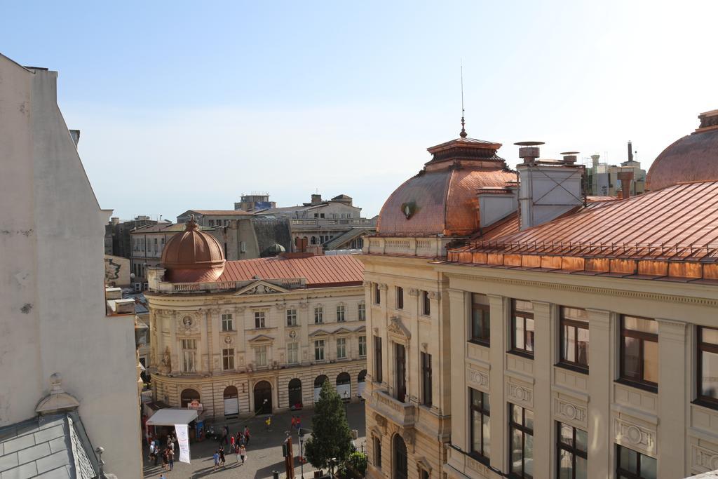 Pura Vida Sky Bar & Hostel Bucureşti Exterior foto